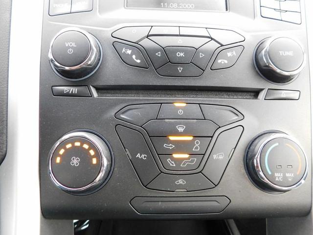 Photo of 2015 White Ford Fusion