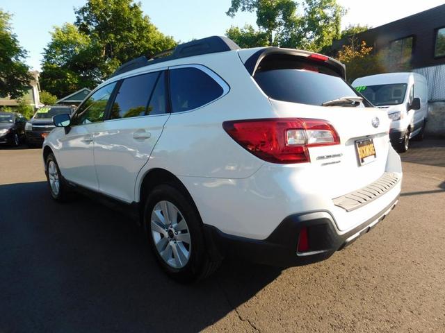 Photo of 2018 White Subaru Outback