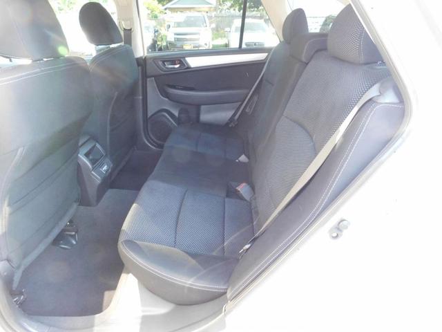 Photo of 2018 White Subaru Outback
