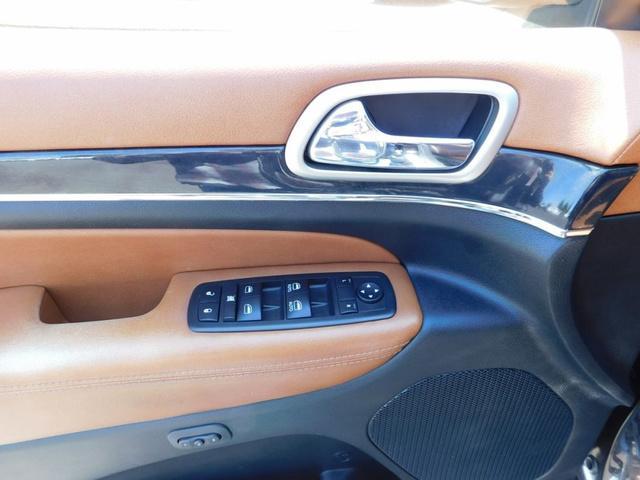 Photo of 2012 Brown Jeep Grand Cherokee