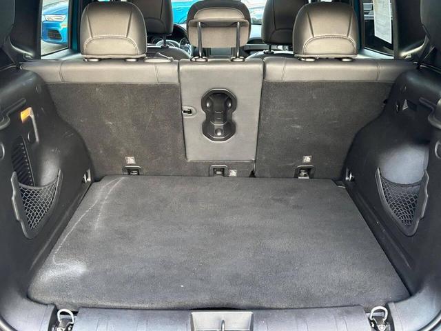 Photo of 2020 Turquoise Jeep Renegade