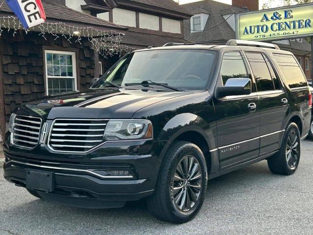 Photo of 2015 Tuxedo Black Metallic Lincoln Navigator