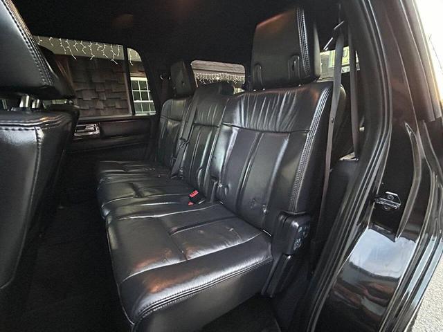 Photo of 2015 Tuxedo Black Metallic Lincoln Navigator