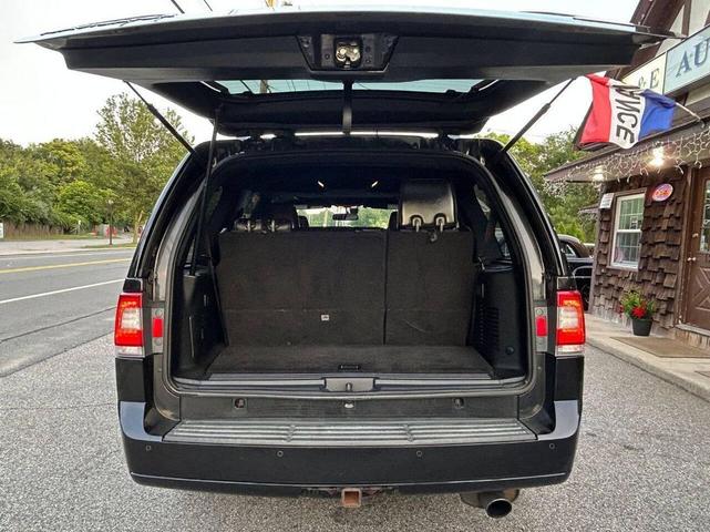 Photo of 2015 Tuxedo Black Metallic Lincoln Navigator