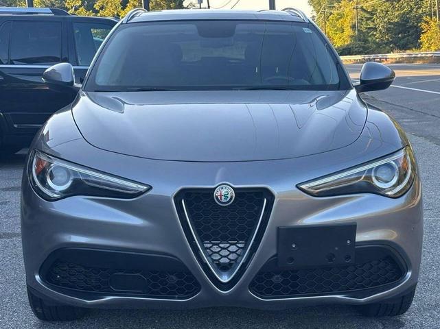 Photo of 2018 Stromboli Gray Metallic Alfa Romeo Stelvio