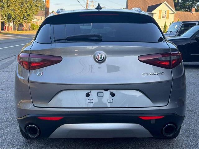 Photo of 2018 Stromboli Gray Metallic Alfa Romeo Stelvio