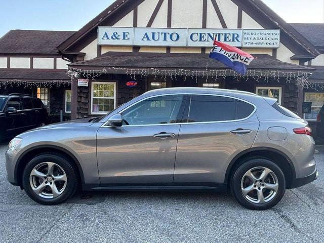 Photo of 2018 Stromboli Gray Metallic Alfa Romeo Stelvio