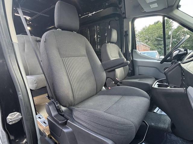 Photo of 2015 Tuxedo Black Metallic Ford Transit-250