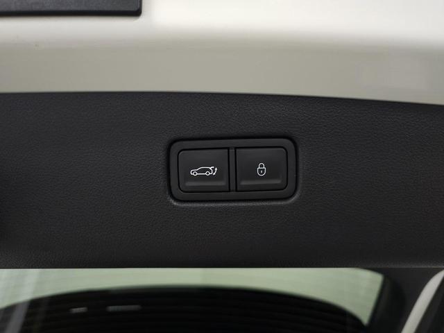 Photo of 2024 White Genesis Electrified GV70