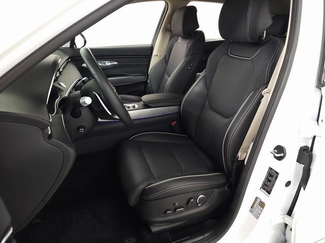 Photo of 2024 White Genesis Electrified GV70