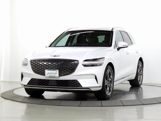 Photo of 2024 White Genesis Electrified GV70