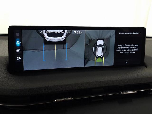 Photo of 2024 White Genesis Electrified GV70