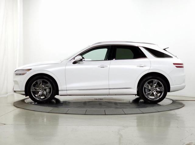 Photo of 2024 White Genesis Electrified GV70