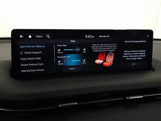 Photo of 2024 White Genesis Electrified GV70