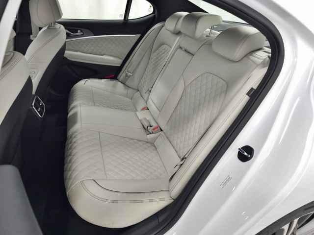 Photo of 2025 Uyuni White Genesis G70