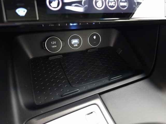 Photo of 2025 Uyuni White Genesis G70