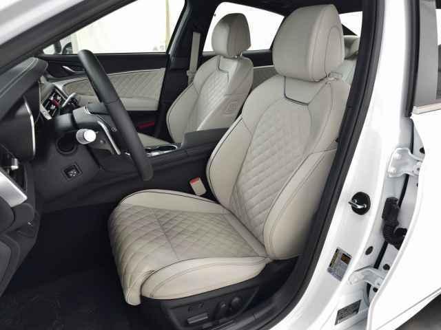 Photo of 2025 Uyuni White Genesis G70