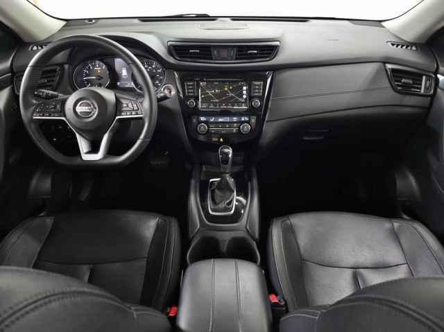 Photo of 2018 White Nissan Rogue