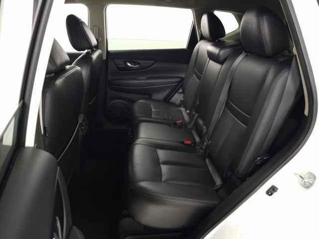 Photo of 2018 White Nissan Rogue
