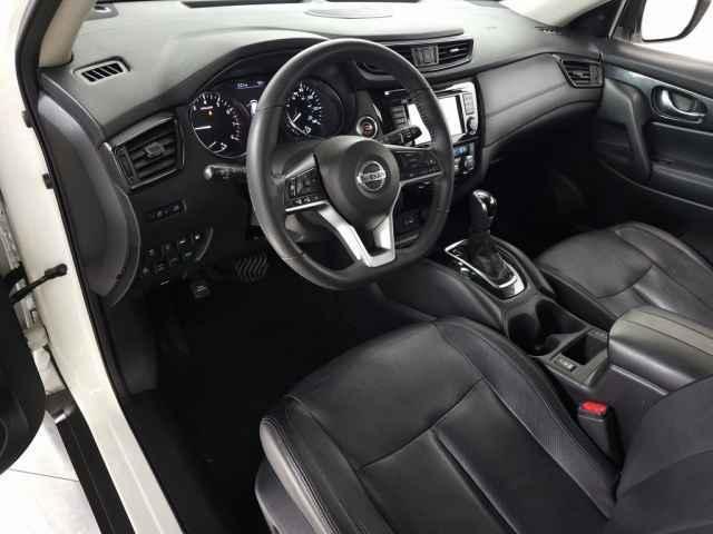 Photo of 2018 White Nissan Rogue