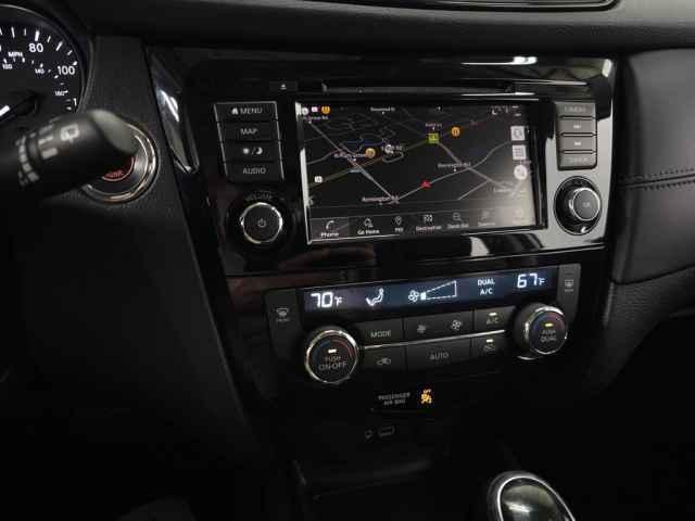 Photo of 2018 White Nissan Rogue