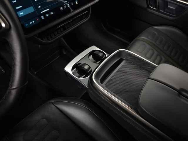 Photo of 2023 Glacier White Rivian R1T