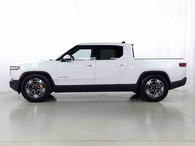 Photo of 2023 Glacier White Rivian R1T