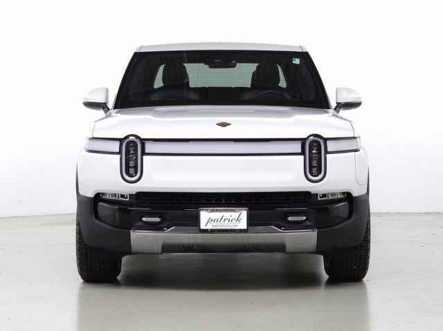 Photo of 2023 Glacier White Rivian R1T