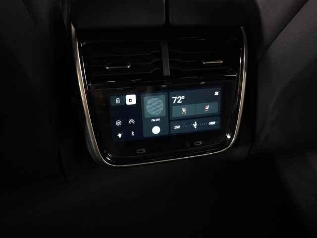 Photo of 2023 Glacier White Rivian R1T
