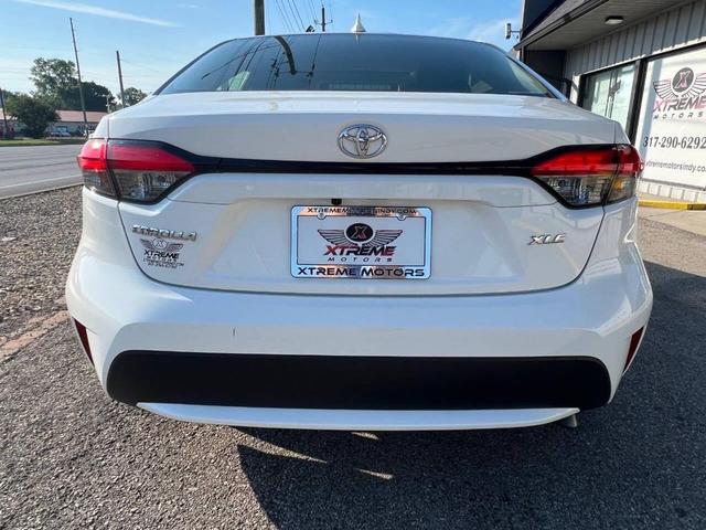 Photo of 2022 Off White Toyota Corolla