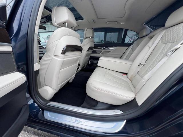 Photo of 2016 Imperial Blue Metallic BMW 750