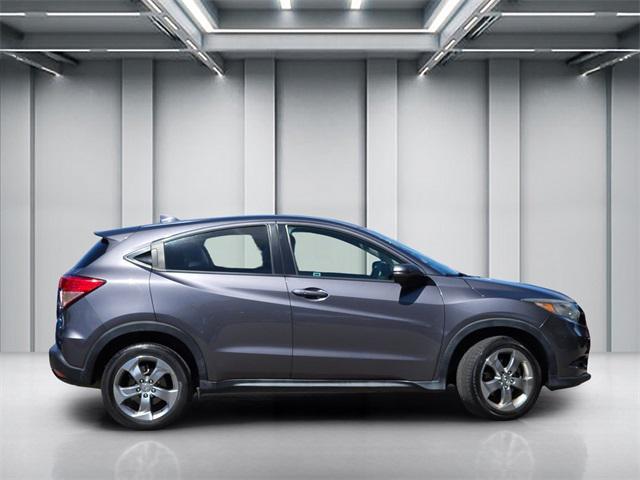 Photo of 2017 Modern Steel Metallic Honda HR-V