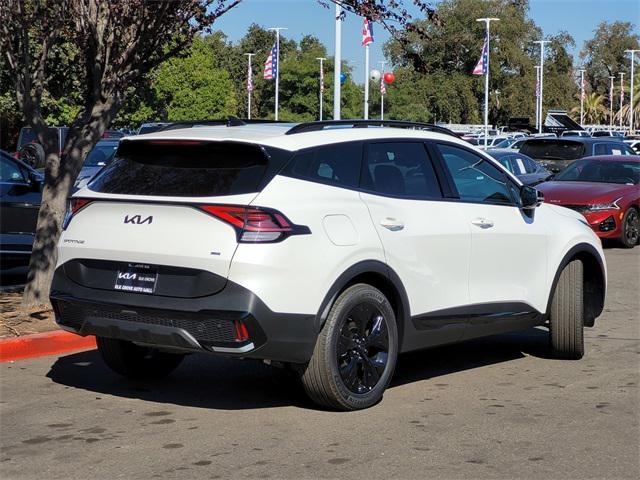 Photo of 2025 Snow White Pearl Kia Sportage