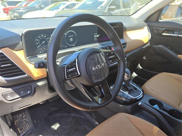 Photo of 2024 Dark Ocean Blue Kia Seltos