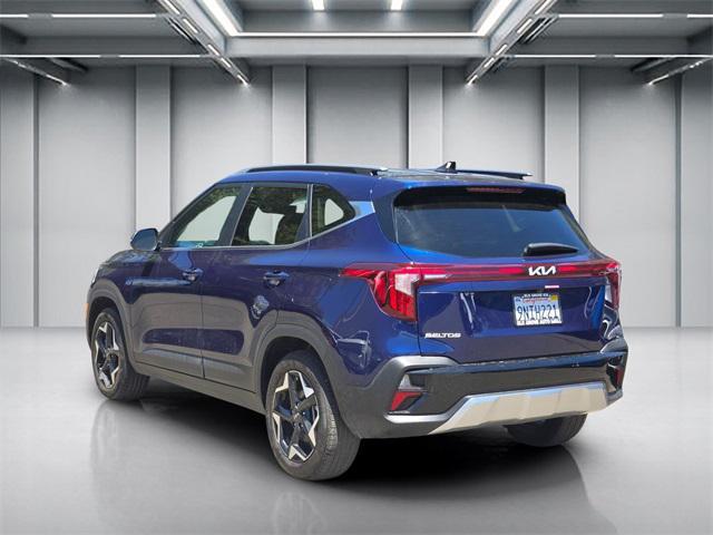 Photo of 2024 Dark Ocean Blue Kia Seltos