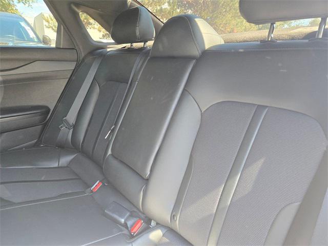 Photo of 2021 Glacial White Pearl Kia K5