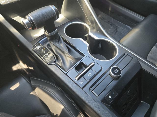 Photo of 2021 Glacial White Pearl Kia K5