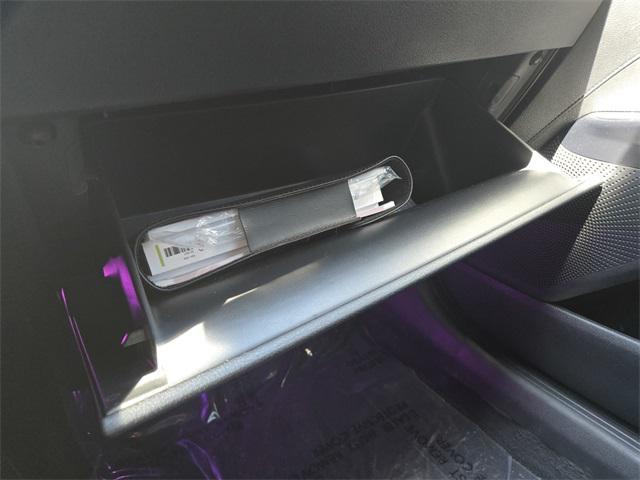 Photo of 2021 Glacial White Pearl Kia K5