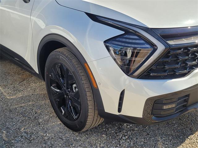 Photo of 2025 Snow White Pearl Kia Sportage
