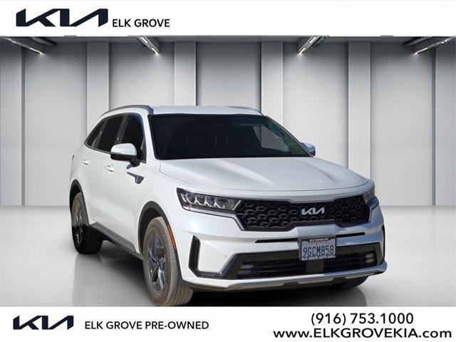 Photo of 2023 Snow White Pearl Kia Sorento Hybrid