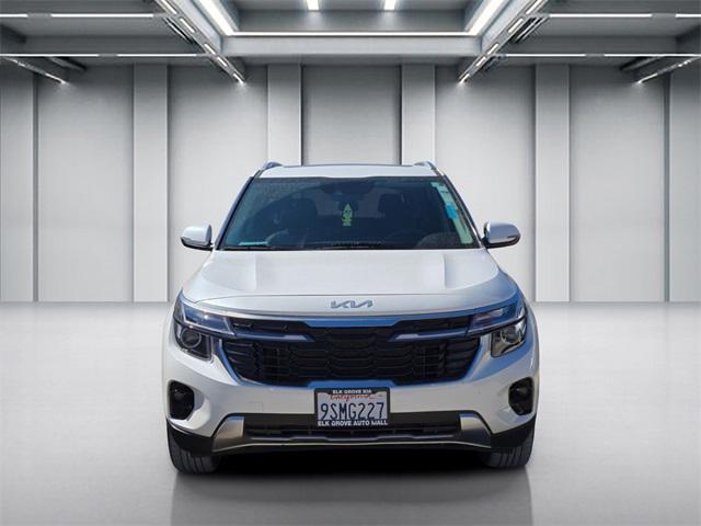 Photo of 2025 Snow White Pearl Kia Seltos