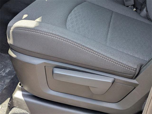 Photo of 2025 Diamond Black Crystal Pearlcoat RAM 2500