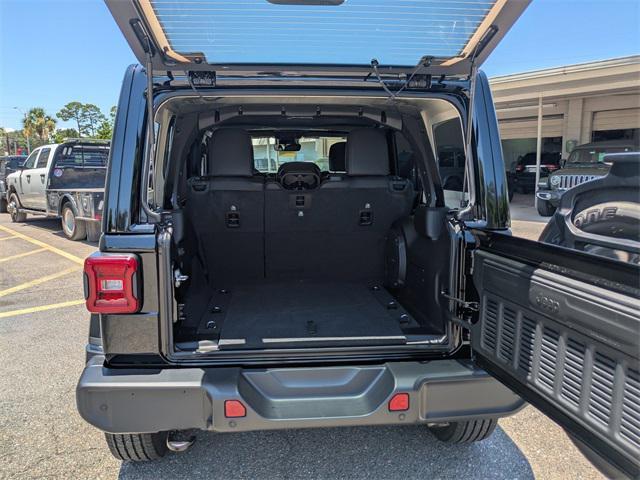 Photo of 2025 Black Clearcoat Jeep Wrangler