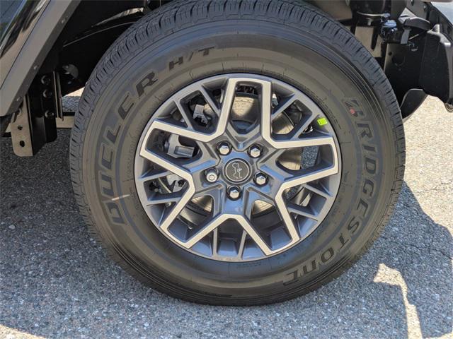 Photo of 2025 Black Clearcoat Jeep Wrangler