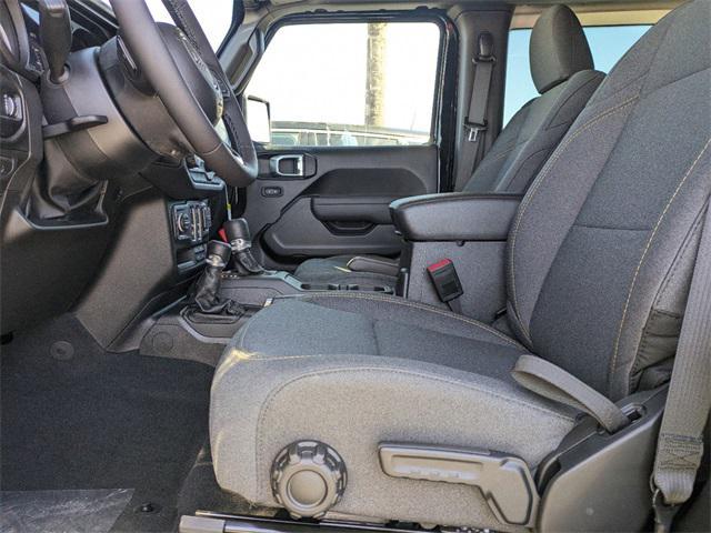 Photo of 2025 Black Clearcoat Jeep Wrangler