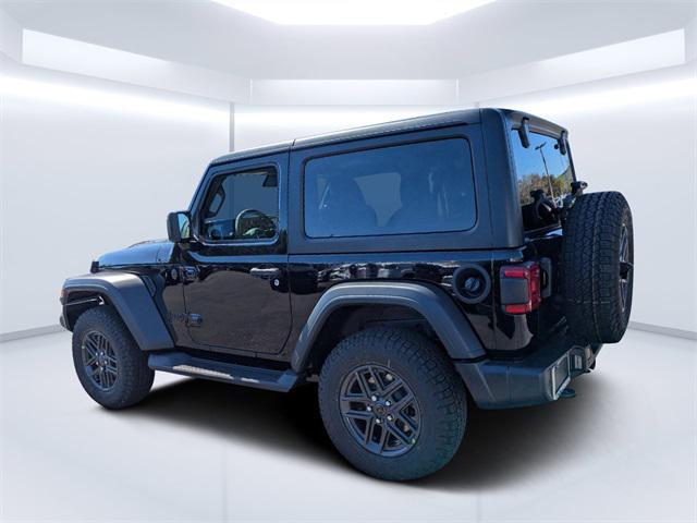 Photo of 2025 Black Clearcoat Jeep Wrangler