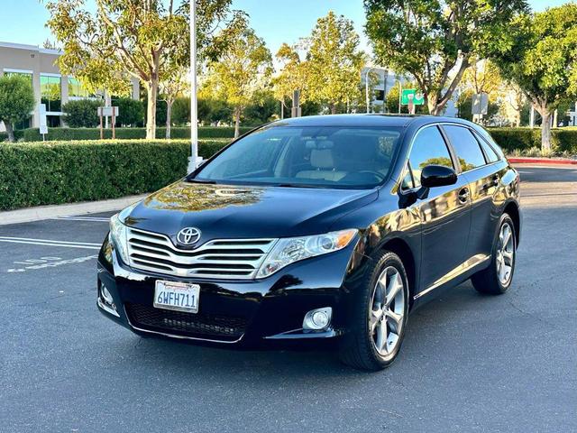 Photo of 2012 Black Toyota Venza