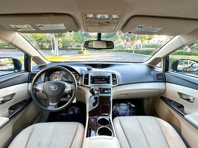 Photo of 2012 Black Toyota Venza