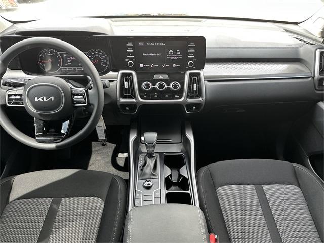 Photo of 2022 Ebony Black Kia Sorento