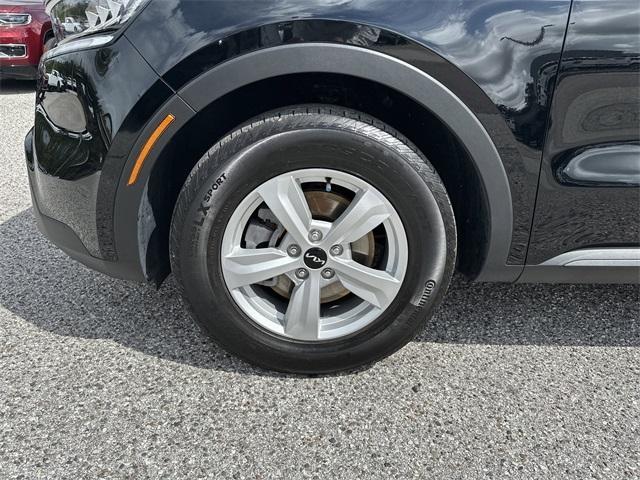 Photo of 2022 Ebony Black Kia Sorento